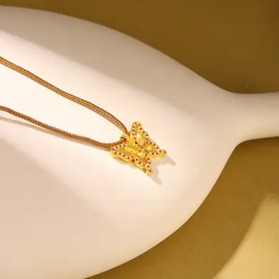 足金古法经典传统錾刻织锦丝绒镶嵌钻石红宝蝴蝶吊坠