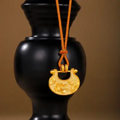 足金古法经典传统花丝錾刻蜻蜓荷花锁包吊坠
